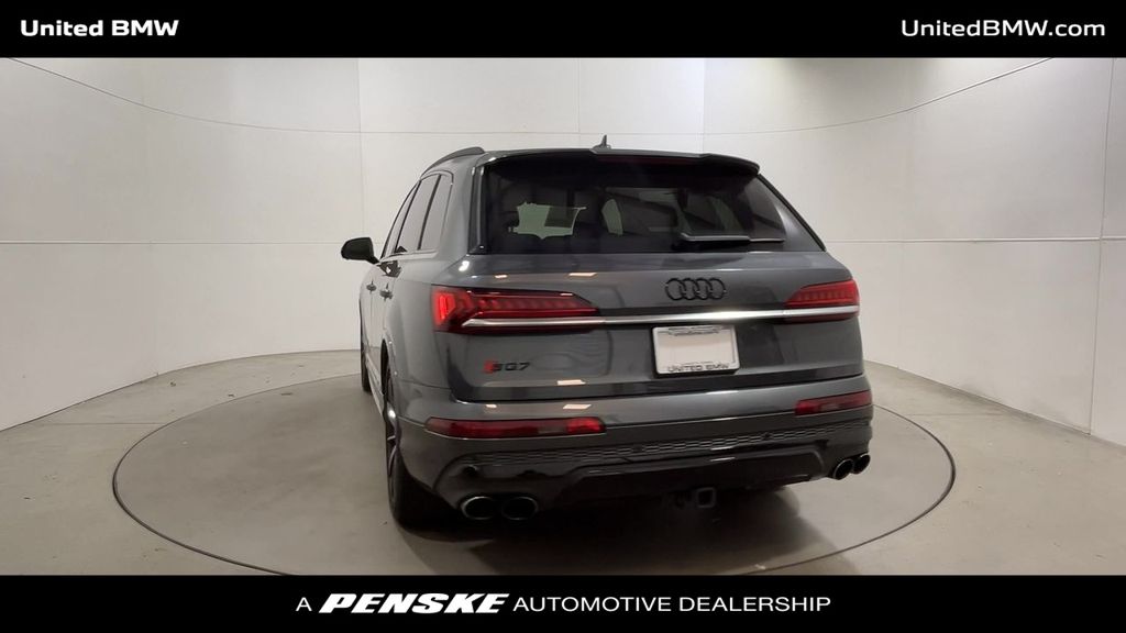 Thumbnail: 2021 Audi SQ7 - 7