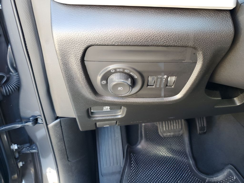 Used Car 2024 Jeep Grand Cherokee  Limited For Sale Under $35,000 In Austin, Texas