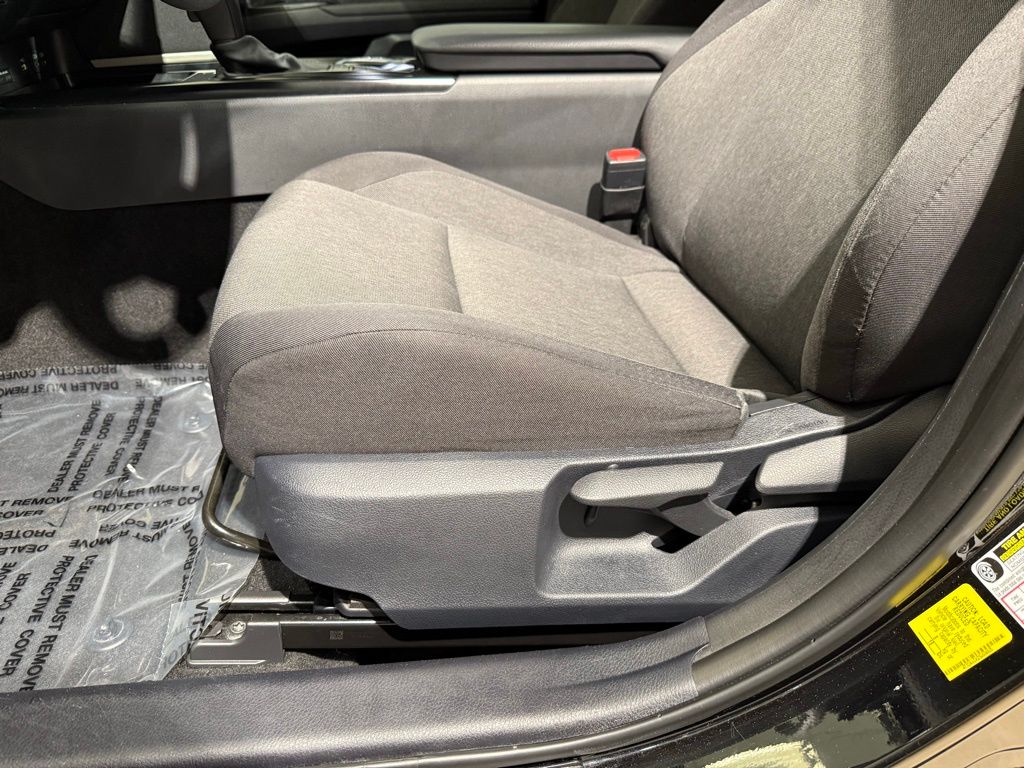 2025 Toyota Camry LE 13