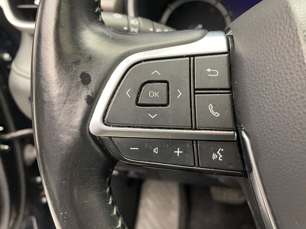 2021 Toyota Highlander XLE 22
