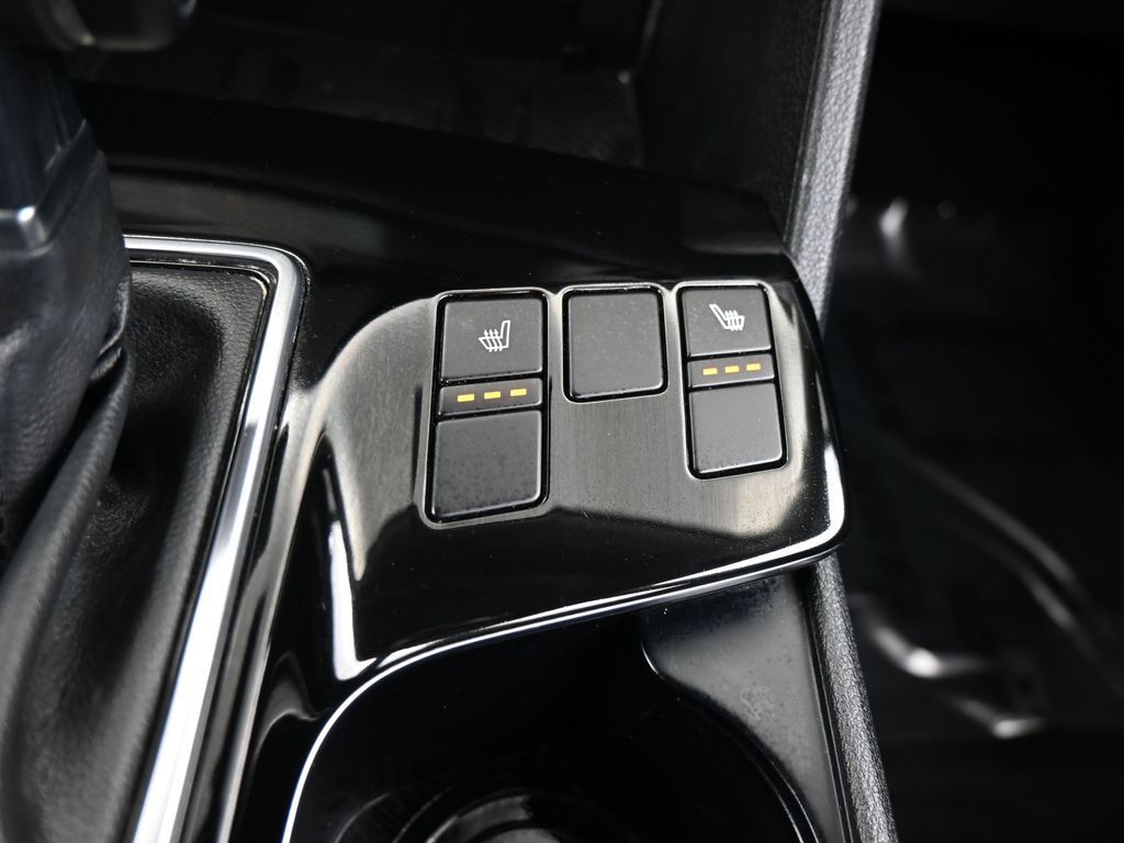 Used 2025 Everlasting Silver Kia EX image 27