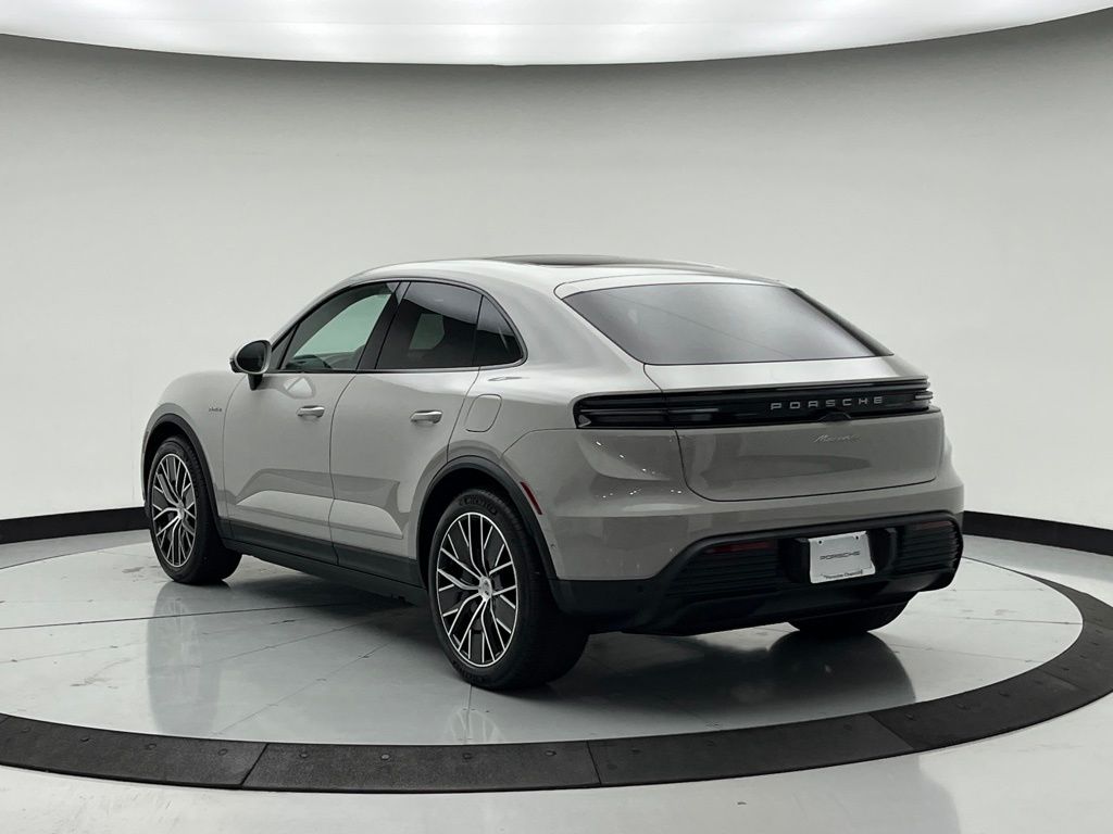 Thumbnail: 2026 Porsche Macan - 3