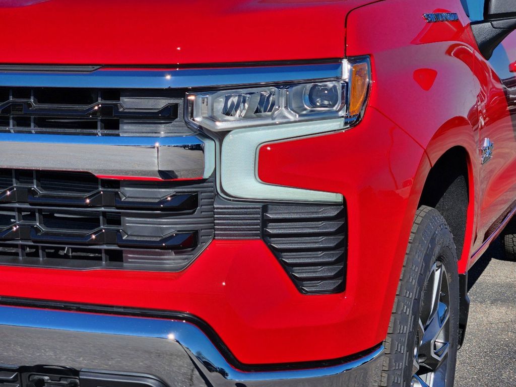 2025 Chevrolet Silverado 1500 LT 5