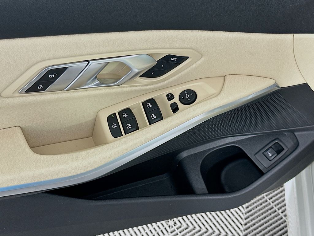 Thumbnail: 2021 BMW 3 Series - 18