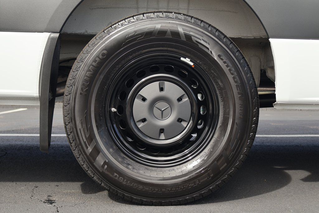 Thumbnail: 2026 Mercedes-Benz Sprinter - 10