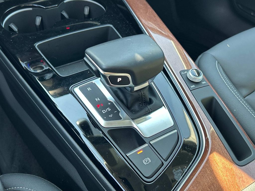 2022 Audi A4 40 Premium Plus photo