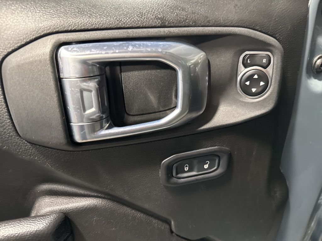 Thumbnail: 2024 Jeep Wrangler - 28