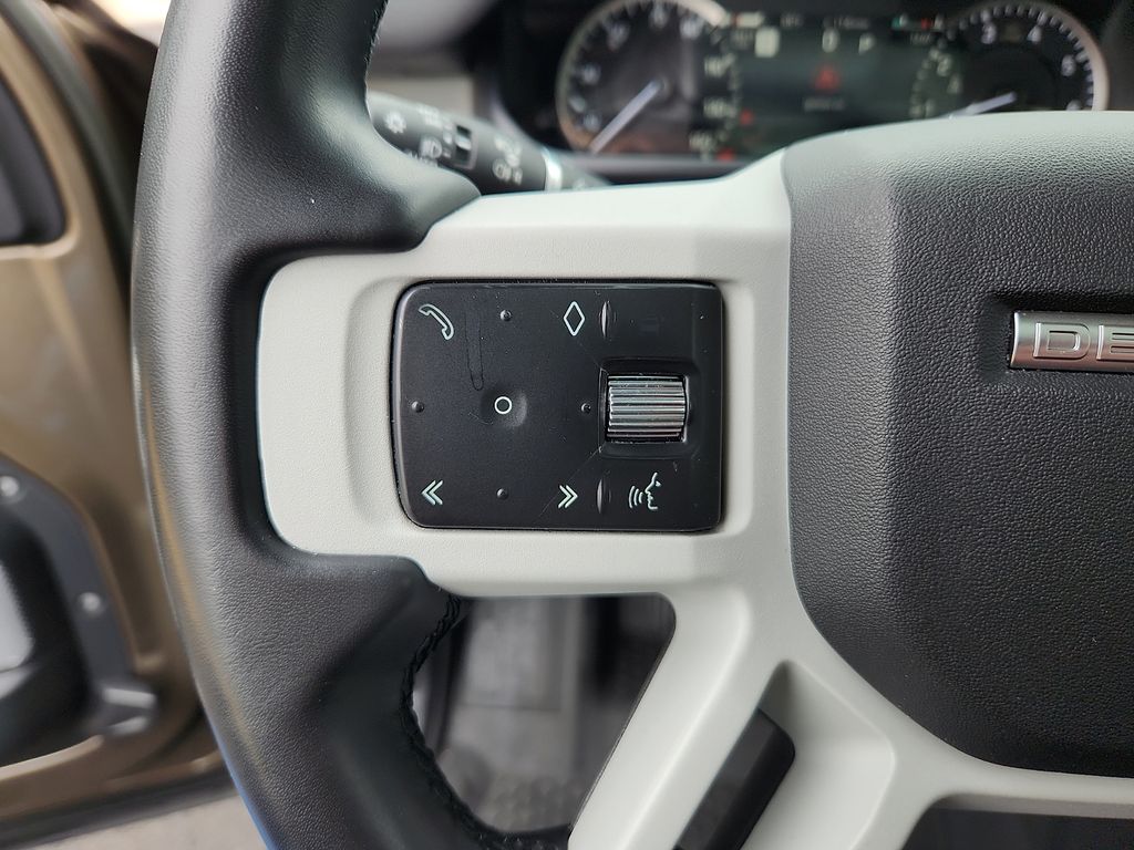 Thumbnail: 2023 Land Rover Defender - 22