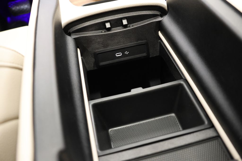 Thumbnail: 2026 Mercedes-Benz GLE - 30