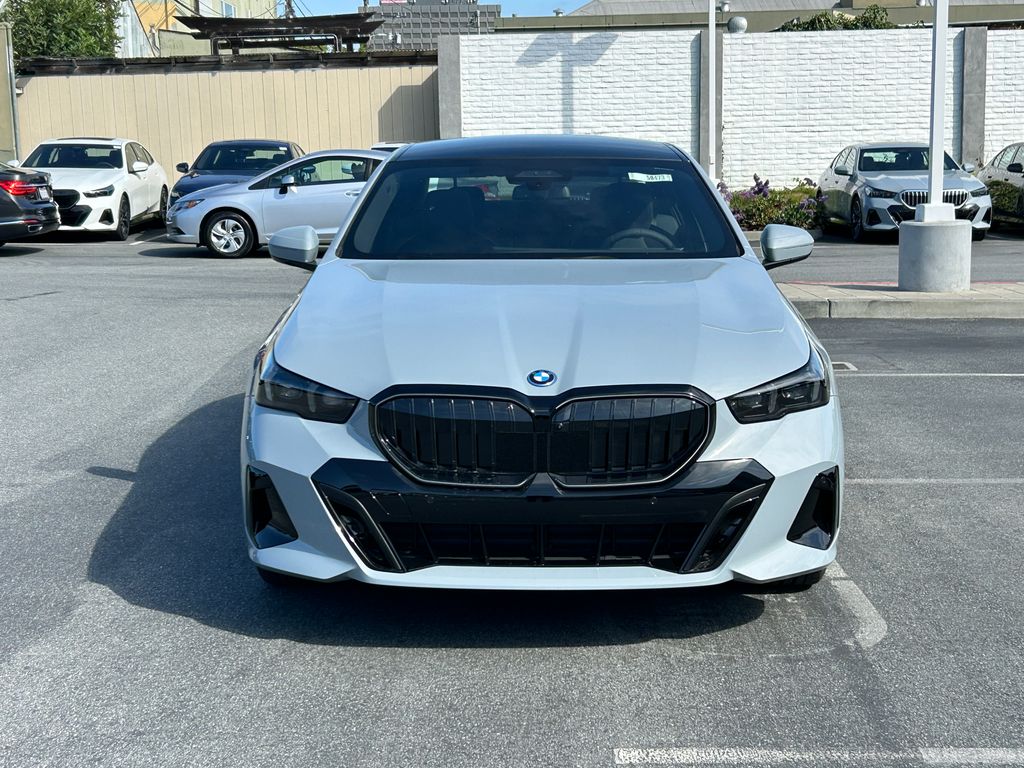 Thumbnail: 2027 BMW 5 Series - 8