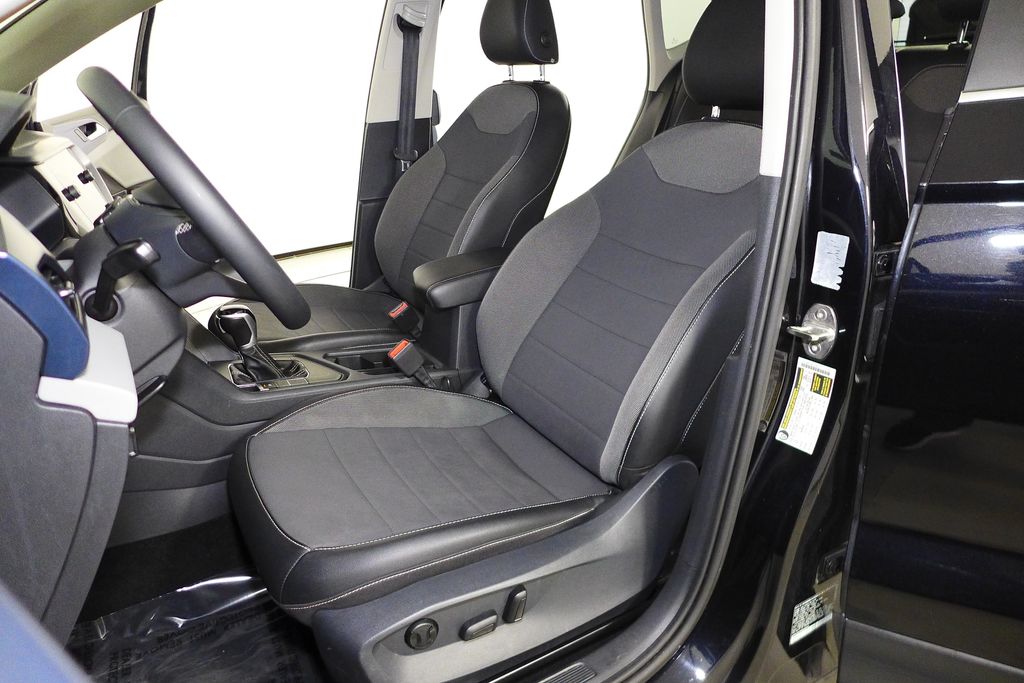 Thumbnail: 2022 Volkswagen Taos - 21