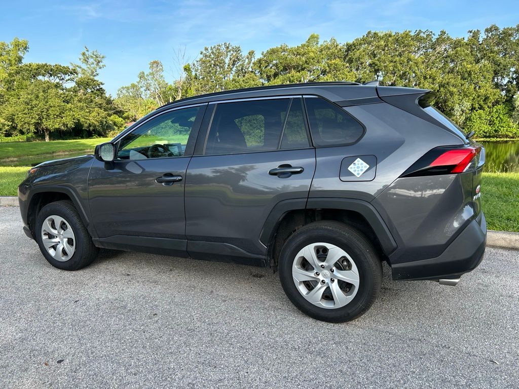 Thumbnail: 2021 Toyota RAV4 - 3