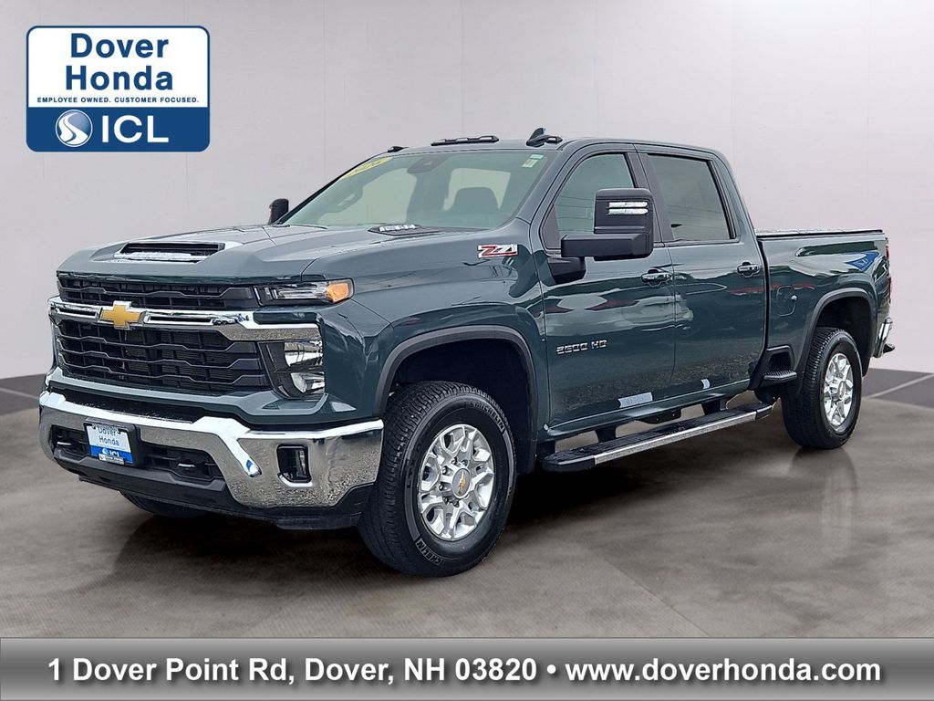 Woodland Green 2026 Chevrolet Silverado 2500HD Pickup Truck Four-Wheel Drive Automatic