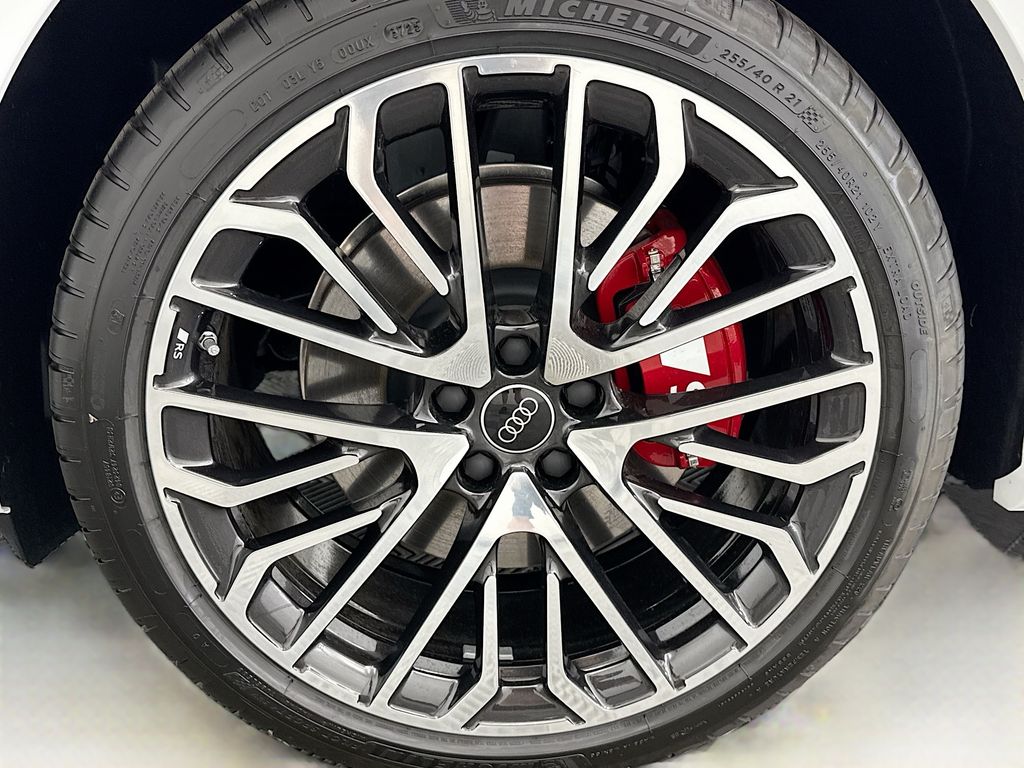 Thumbnail: 2025 Audi SQ5 - 29