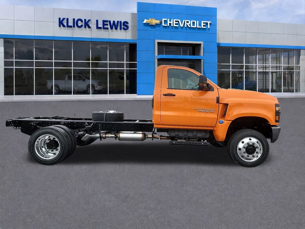 2023 Chevrolet Silverado 6500HD - 5