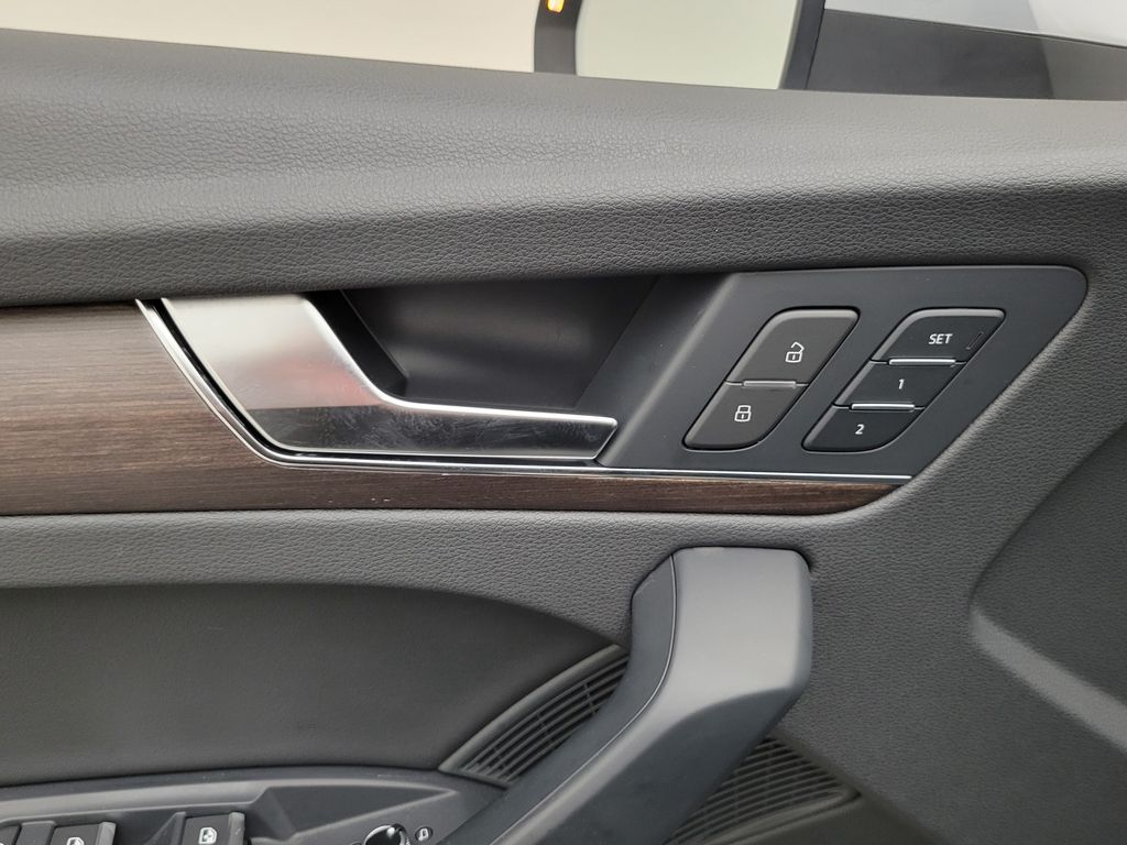 Thumbnail: 2023 Audi Q5 - 30