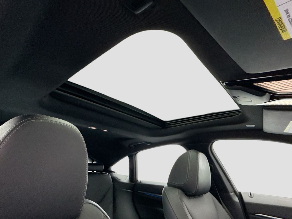 Thumbnail: 2023 BMW i4 - 17