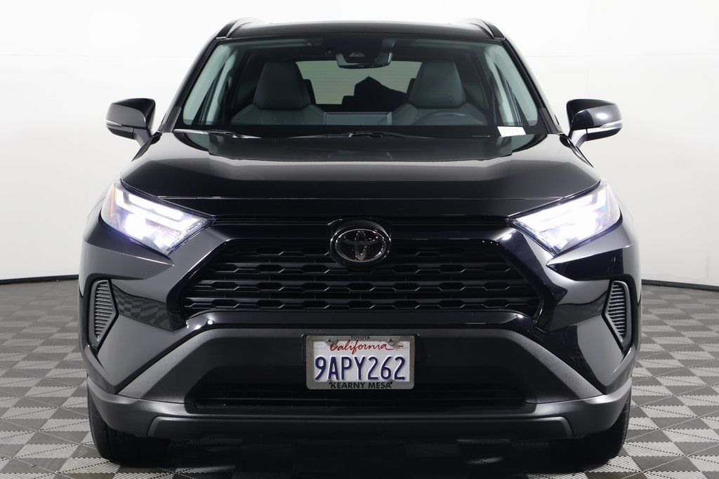 2022 Toyota RAV4 XLE 2