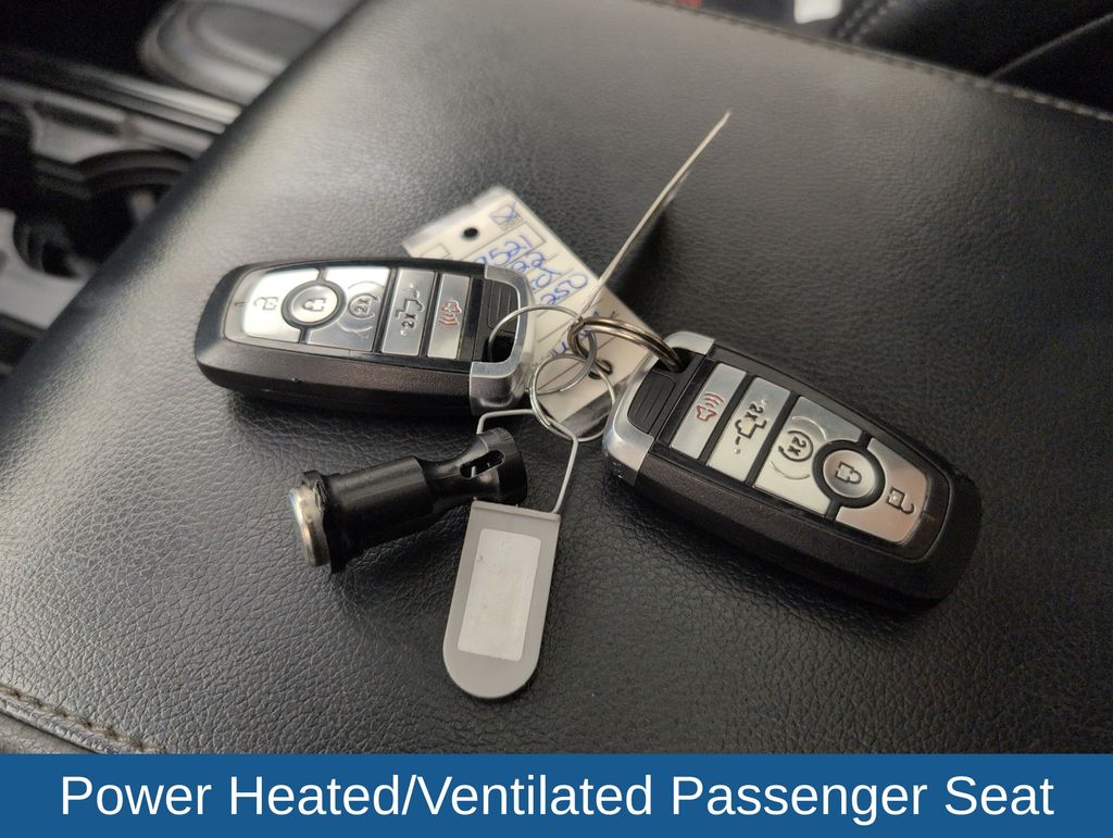 Used 2022 White Ford Lariat image 43