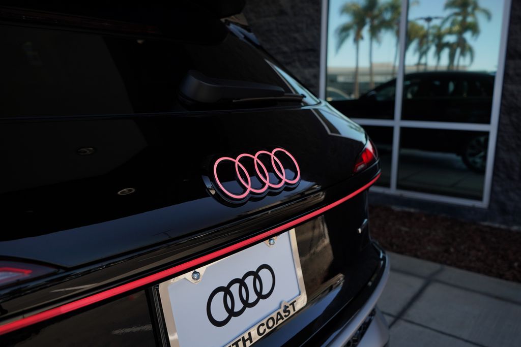 Thumbnail: 2026 Audi Q3 - 9