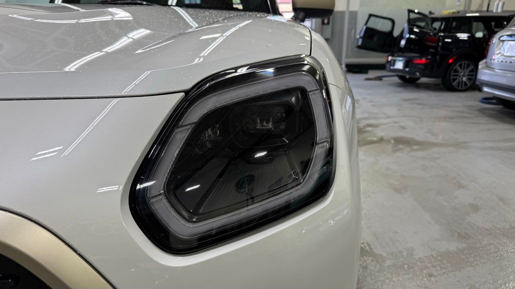 Thumbnail: 2027 MINI Cooper Countryman - 9