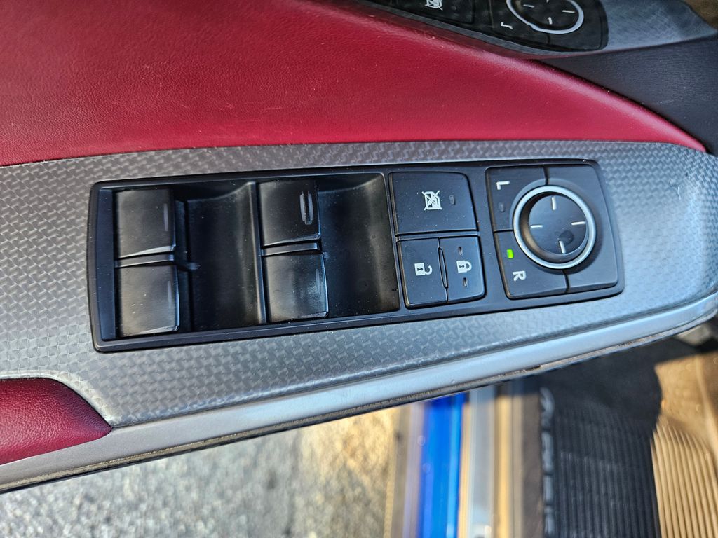 Thumbnail: 2016 Lexus IS - 16