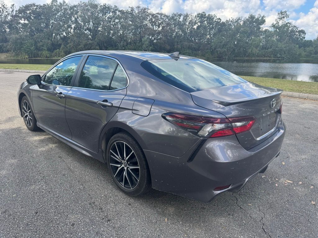 2023 Toyota Camry SE 3