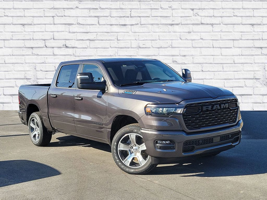 2026 RAM 1500 Express Crew Cab 4WD