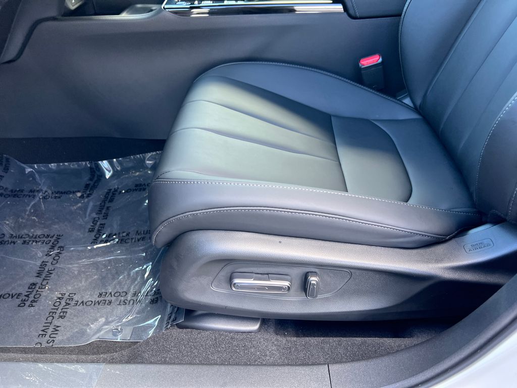 Thumbnail: 2025 Acura ADX - 15