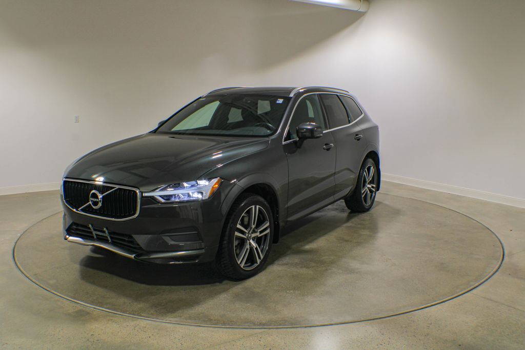  2020 Volvo XC60 T6 Momentum AWD   