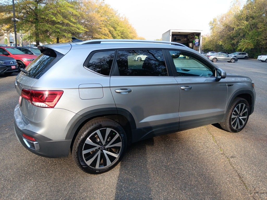 2024 Volkswagen Taos 1.5T SE 5