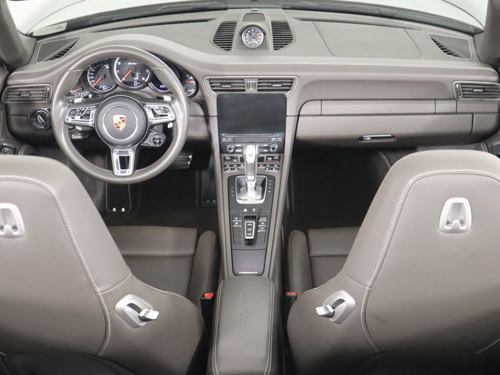 Thumbnail: 2017 Porsche 911 - 21