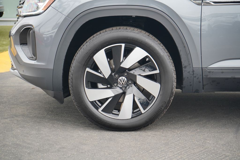 2025 Volkswagen Atlas SE 2