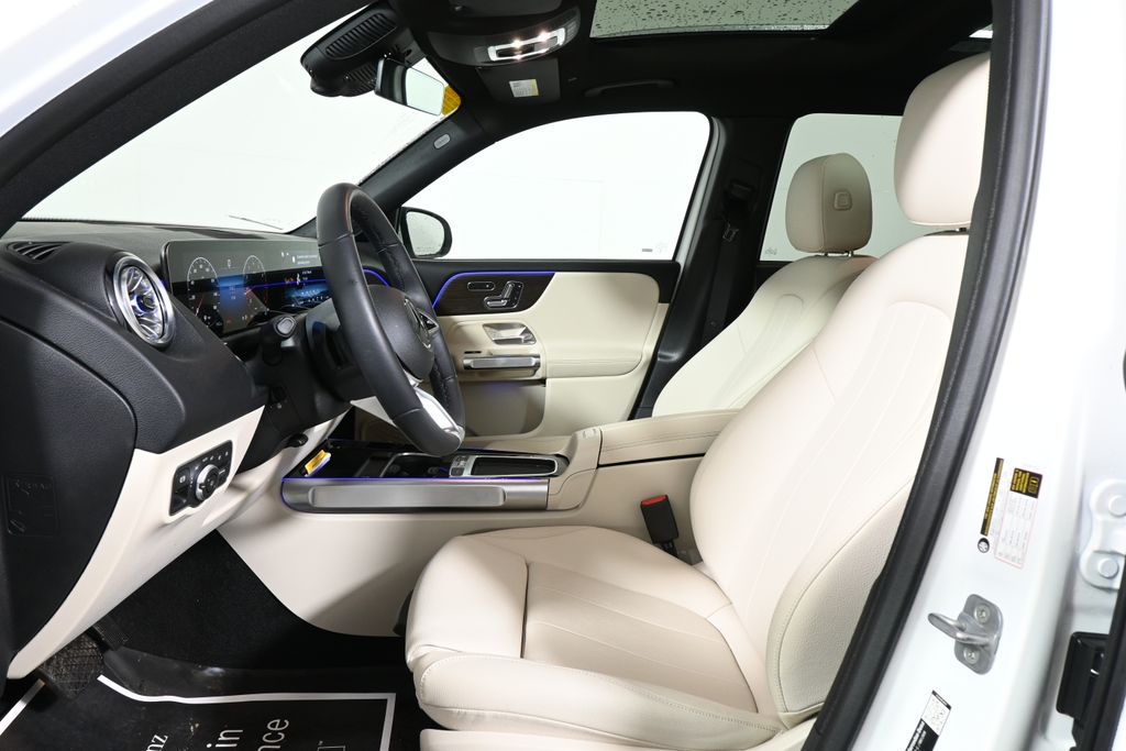 Thumbnail: 2026 Mercedes-Benz GLB - 3