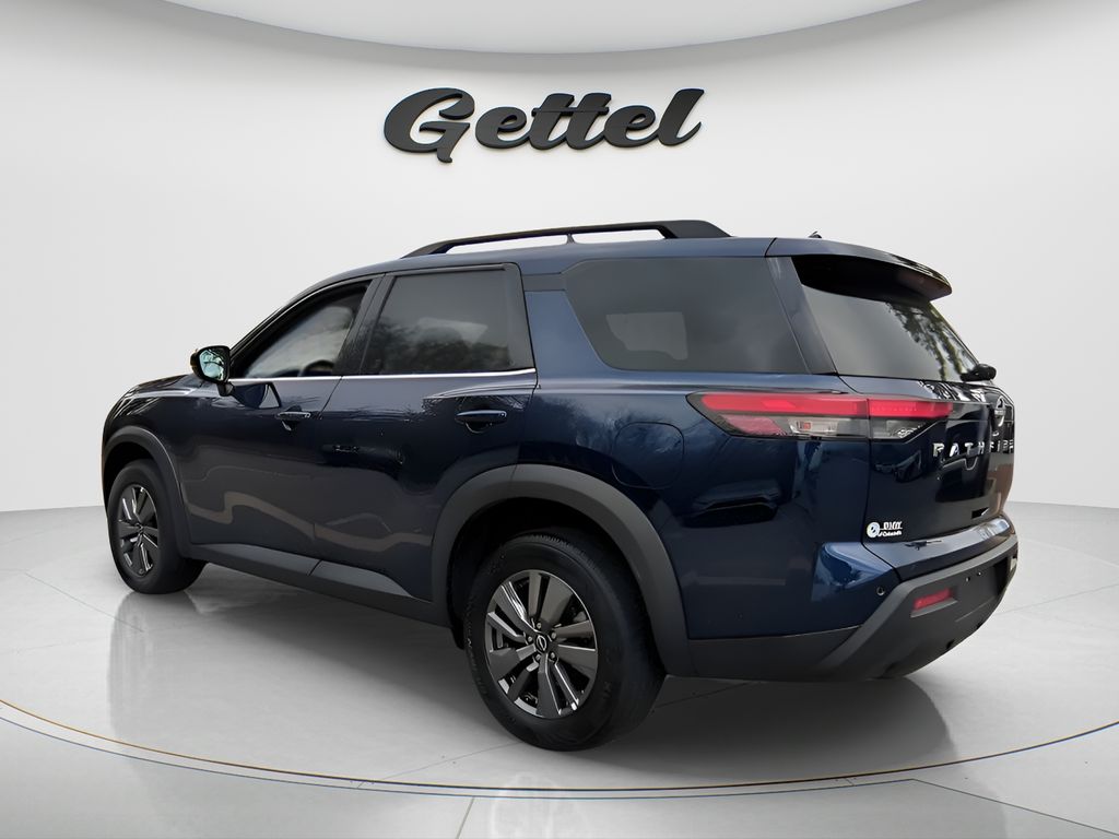 View vehicle photo 7