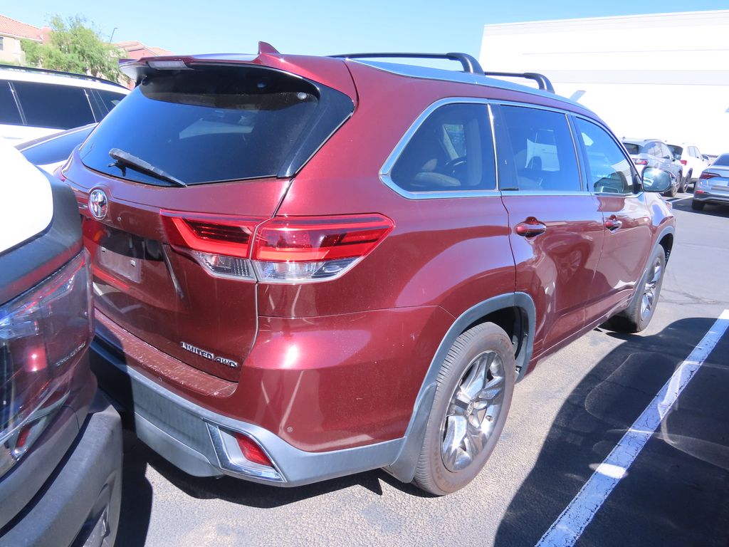 Thumbnail: 2018 Toyota Highlander - 3