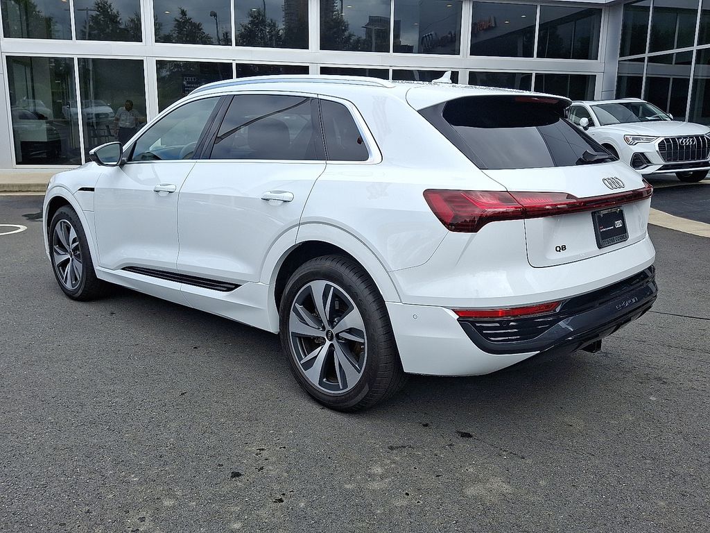 Thumbnail: 2024 Audi Q8 e-tron - 6