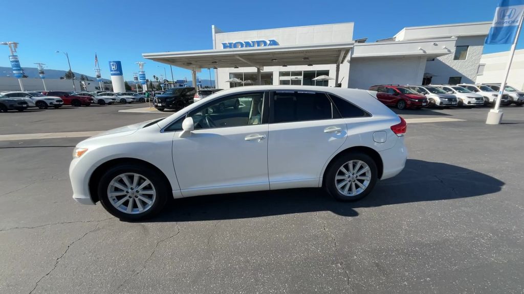 Thumbnail: 2010 Toyota Venza - 5