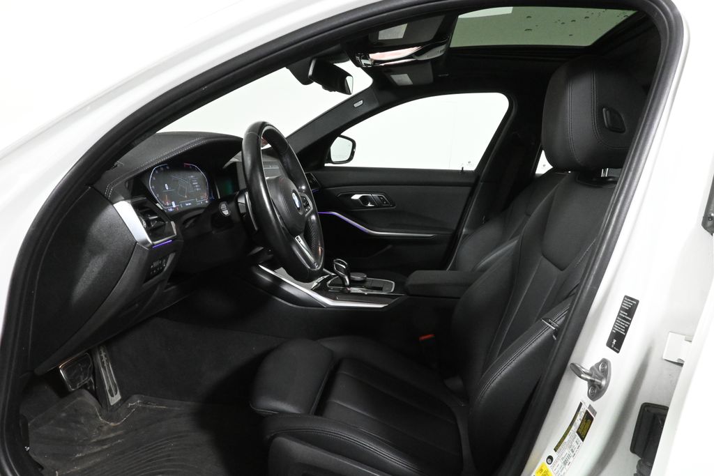 Thumbnail: 2021 BMW 3 Series - 3