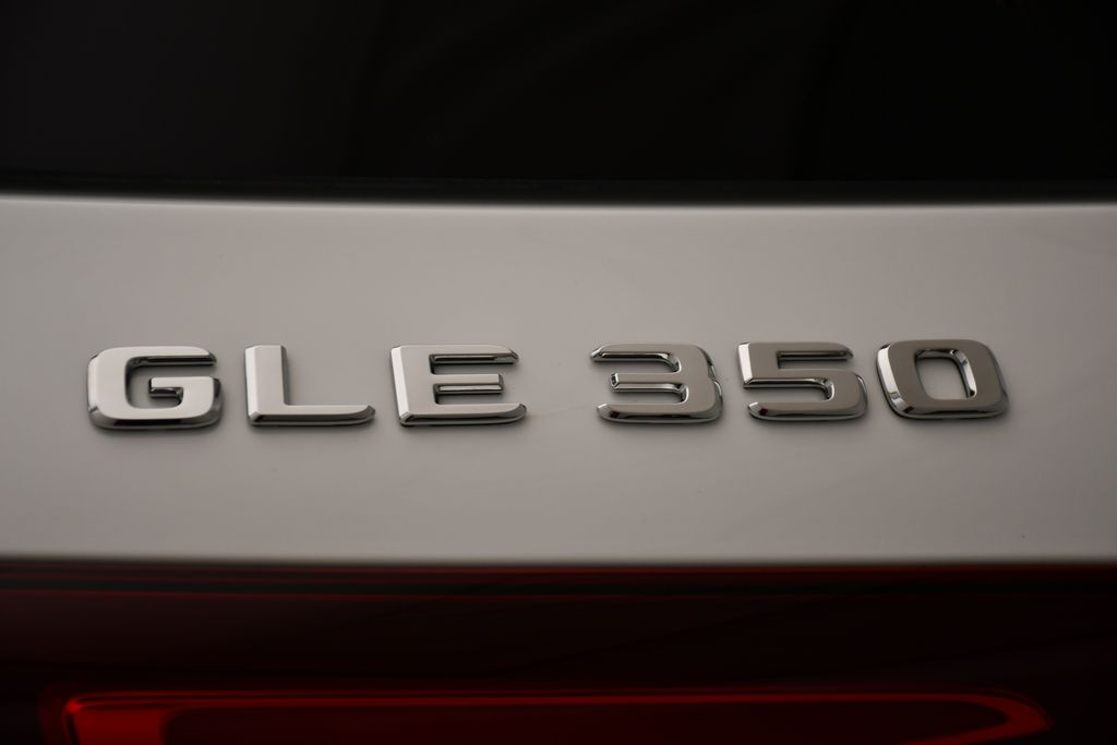 Thumbnail: 2026 Mercedes-Benz GLE - 9