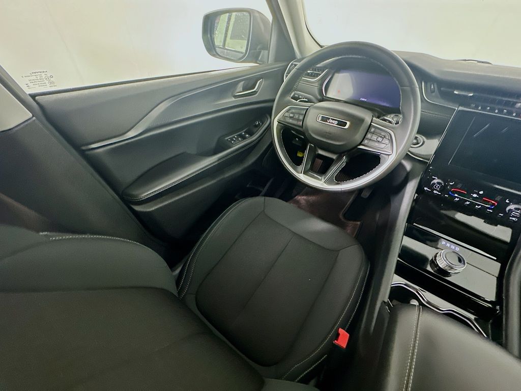 Used 2023 Black Jeep Laredo image 9