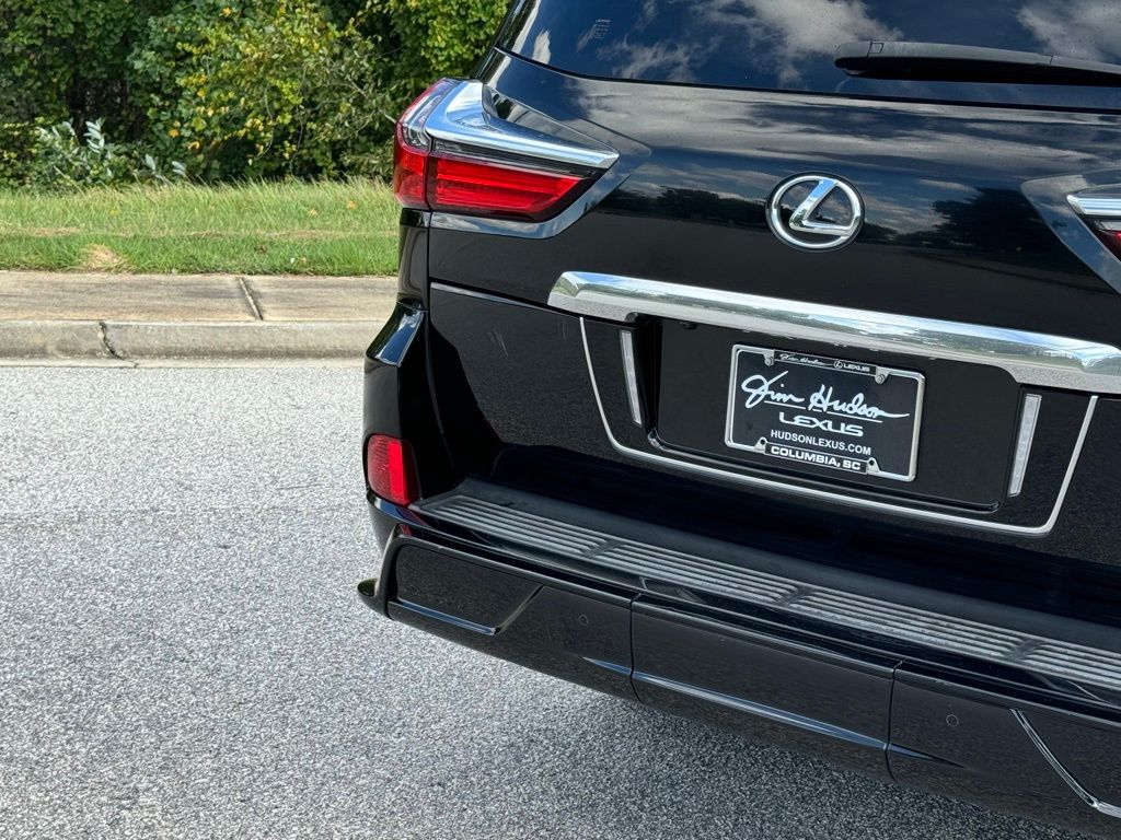 2020 Lexus LX 570 16