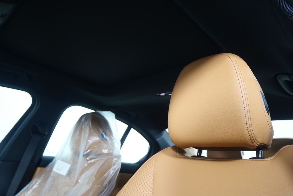 Thumbnail: 2026 BMW 3 Series - 11