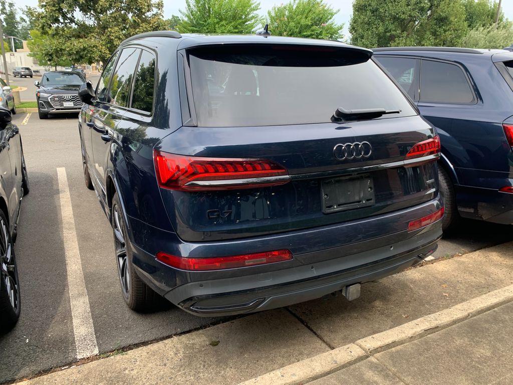 Thumbnail: 2023 Audi Q7 - 13