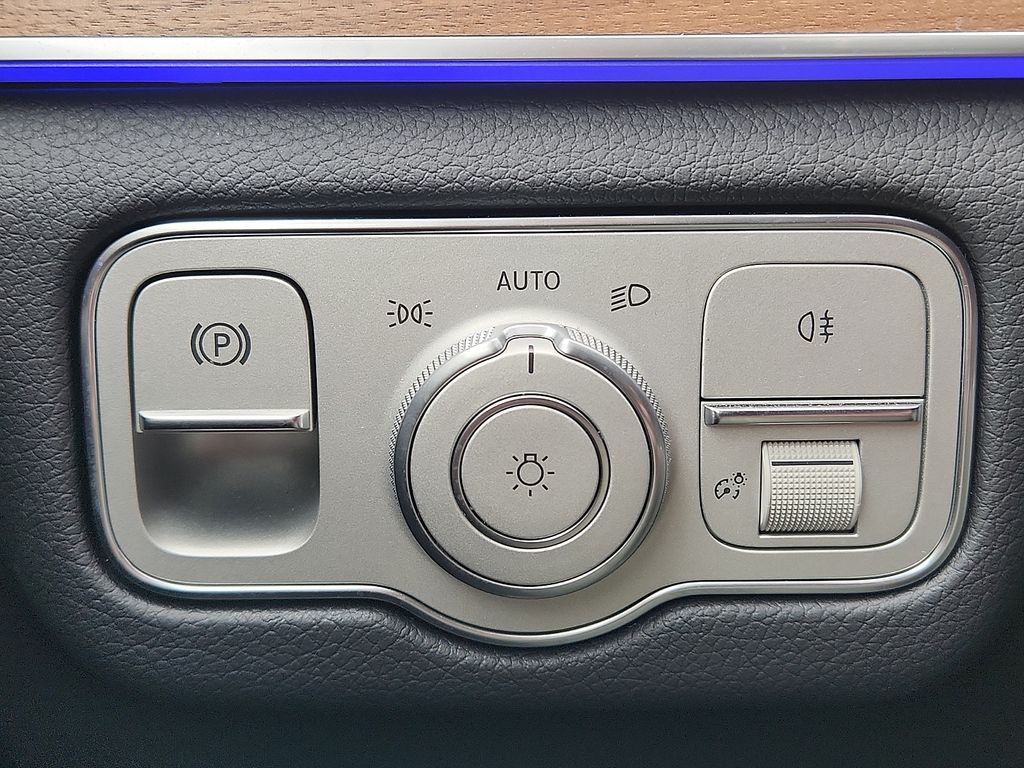 Thumbnail: 2025 Mercedes-Benz GLE - 26