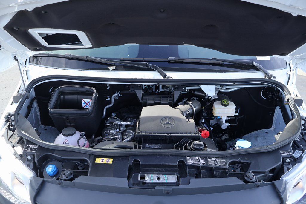 Thumbnail: 2025 Mercedes-Benz Sprinter - 9