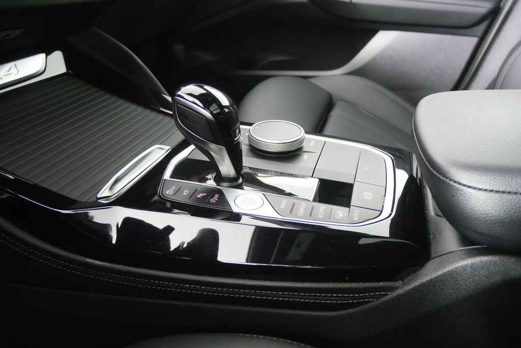 Thumbnail: 2024 BMW X4 - 28