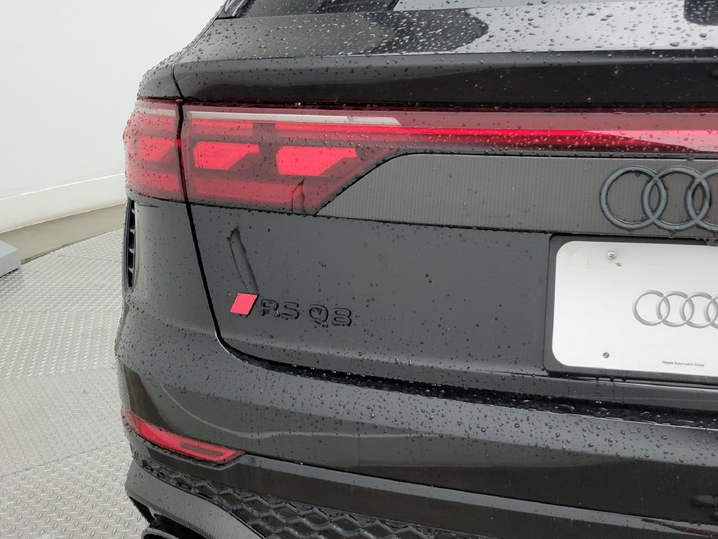 Thumbnail: 2026 Audi RS Q8 - 10