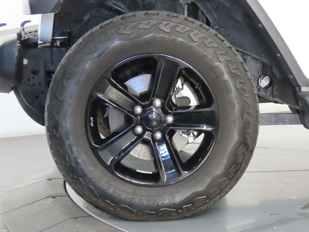 Thumbnail: 2021 Jeep Wrangler - 11