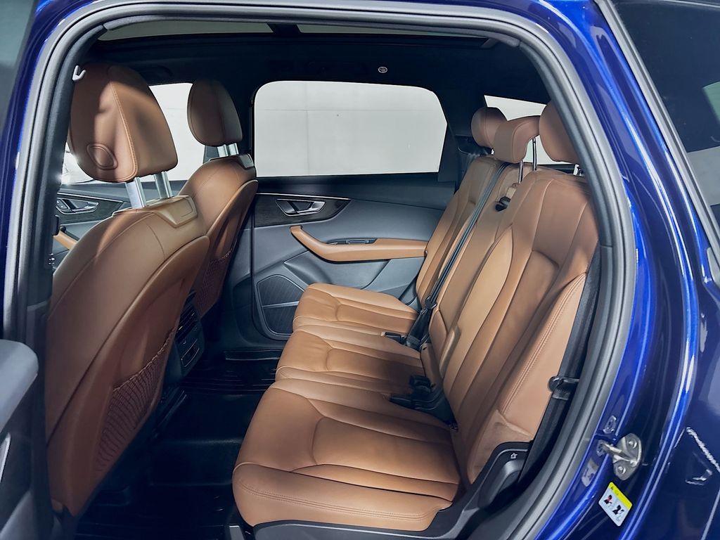2022 Audi Q7 55 Premium Plus